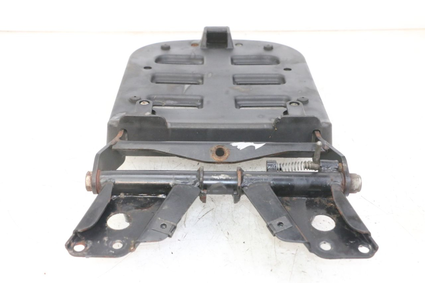 photo de LUGGAGE RACK PIAGGIO MP3 LT 300 (2010 - 2016) - Surface and material condition