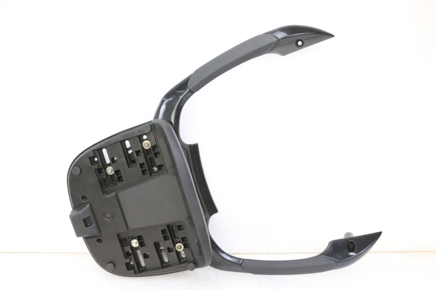 photo de LUGGAGE RACK PIAGGIO MP3 500 (2014 - 2017) - Fixing points details