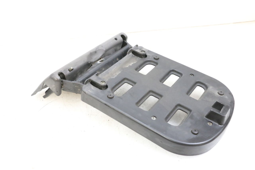photo de LUGGAGE RACK PIAGGIO MP3 RL 250 (2006 - 2010) - Technical close-up
