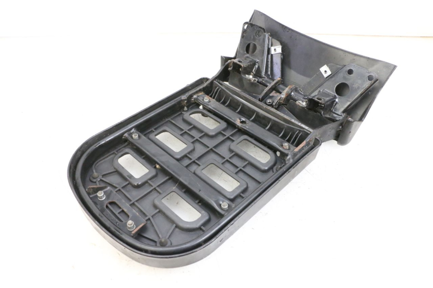 photo de LUGGAGE RACK PIAGGIO MP3 RL 250 (2006 - 2010) - Surface and material condition