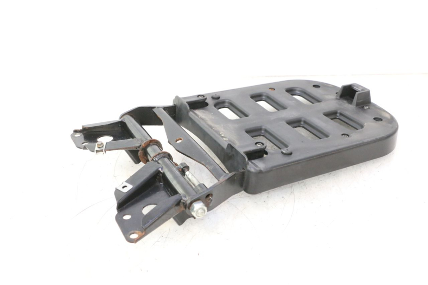 photo de LUGGAGE RACK PIAGGIO MP3 125 (2006 - 2014) - Technical close-up