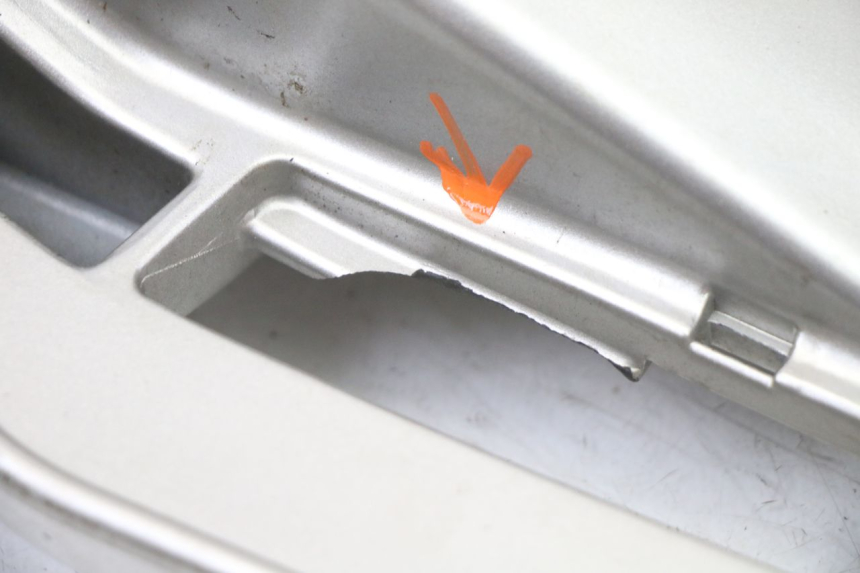 photo de LUGGAGE RACK PIAGGIO VESPA GRANTURISMO 125 (2003 - 2007) - Component zoom