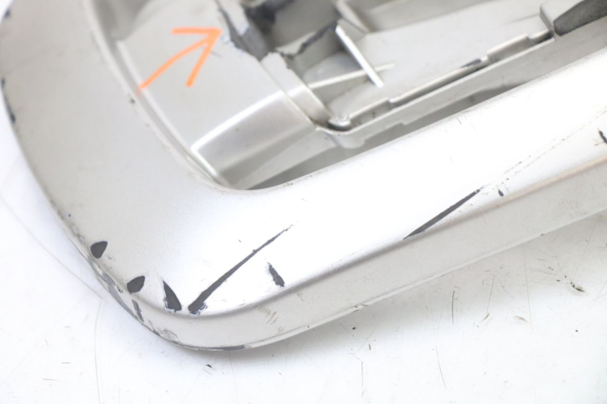 photo de LUGGAGE RACK PIAGGIO VESPA GRANTURISMO 125 (2003 - 2007) - Surface and material condition