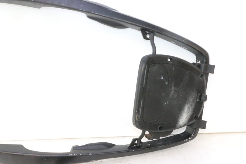 photo de LUGGAGE RACK PEUGEOT SATELIS 125 (2006 - 2009) - Zoom on usage condition