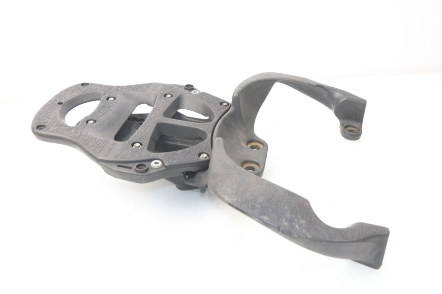 photo de LUGGAGE RACK APRILIA SCARABEO GT 125 (1999 - 2007) - Technical close-up