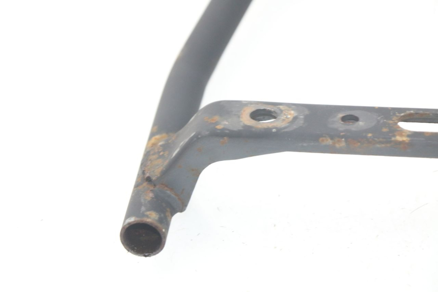 photo de LUGGAGE RACK HONDA SCV LEAD 100 (2003 - 2007) - Technical close-up