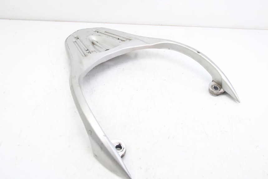 photo de LUGGAGE RACK SUZUKI SIXTEEN 125 (2008 - 2010) - Component detail