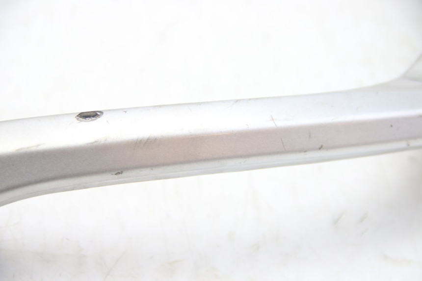 photo de LUGGAGE RACK SUZUKI SIXTEEN 125 (2008 - 2010) - Alternative angle