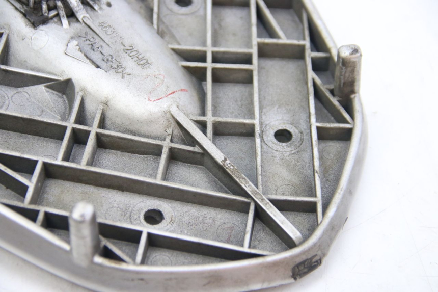 photo de LUGGAGE RACK SUZUKI SIXTEEN 125 (2008 - 2010) - Fixing points details