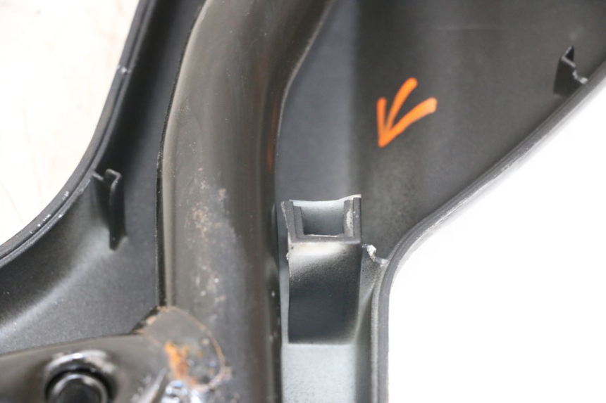 photo de LUGGAGE RACK PIAGGIO X10 125 (2012 - 2017) - Detailed visual inspection