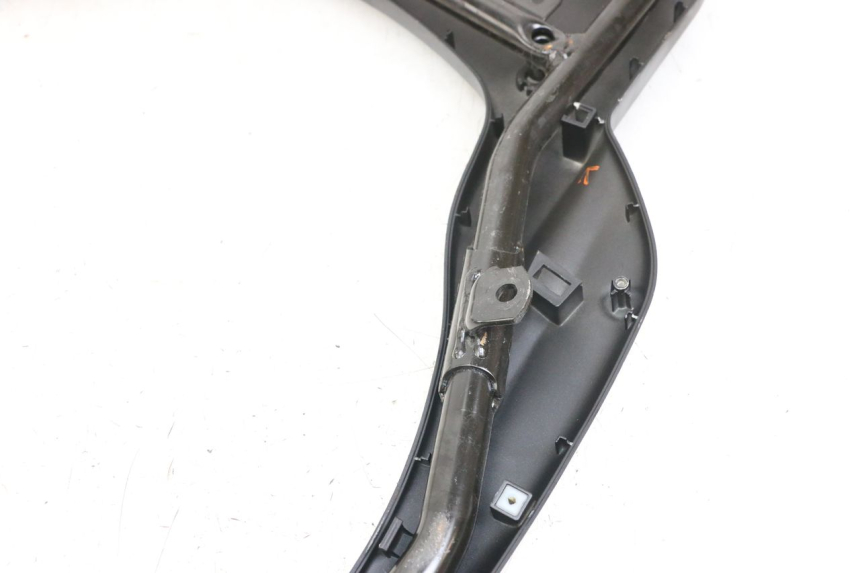 photo de LUGGAGE RACK PIAGGIO X10 125 (2012 - 2017) - Spare part profile view