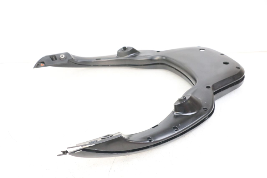 photo de LUGGAGE RACK PIAGGIO X10 125 (2012 - 2017) - Technical close-up