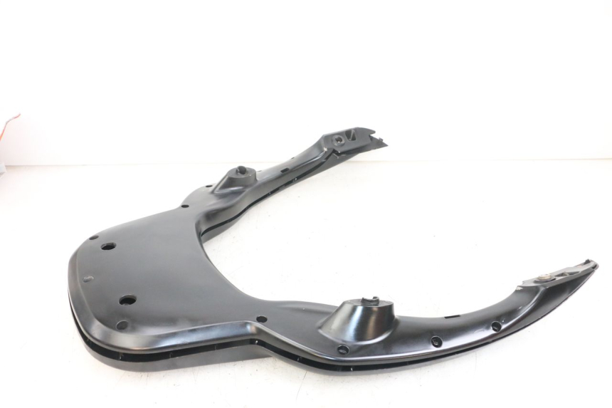 photo de LUGGAGE RACK PIAGGIO X10 125 (2012 - 2017) - Fixing points details