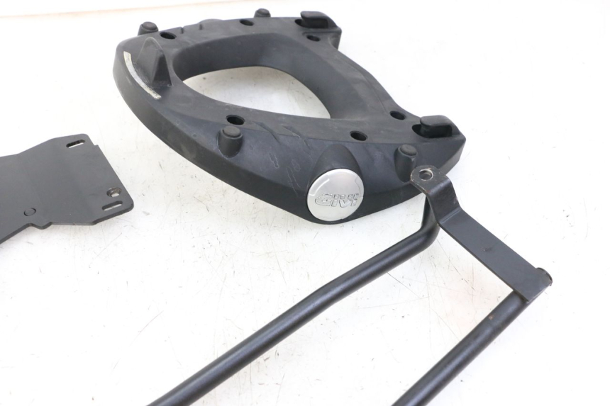 photo de LUGGAGE RACK KYMCO XCITING 500 (2007 - 2010) - Fixing points details