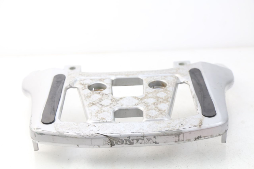 photo de LUGGAGE RACK HONDA XLV VARADERO 125 (2000 - 2006) - Fixing points details
