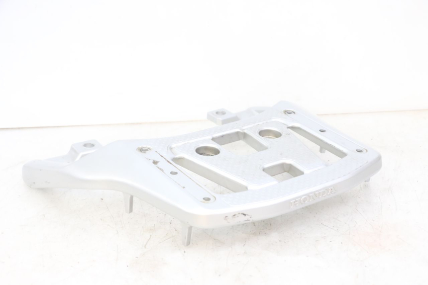 photo de LUGGAGE RACK HONDA XLV VARADERO 125 (2000 - 2006) - Zoom on usage condition