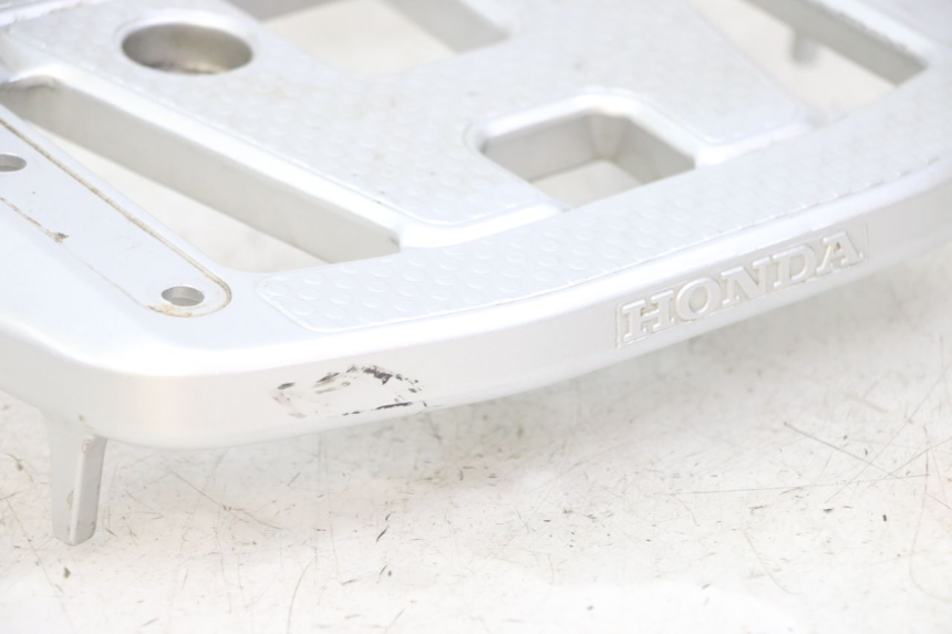 photo de LUGGAGE RACK HONDA XLV VARADERO 125 (2000 - 2006) - Alternative perspective