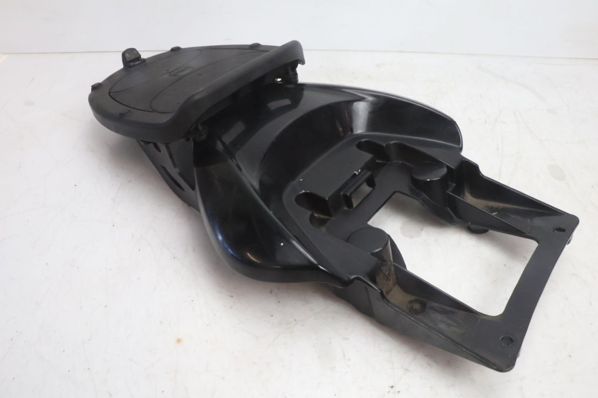 photo de LUGGAGE RACK YAMAHA YP MAJESTY 125 (2007 - 2010) - Zoom on usage condition
