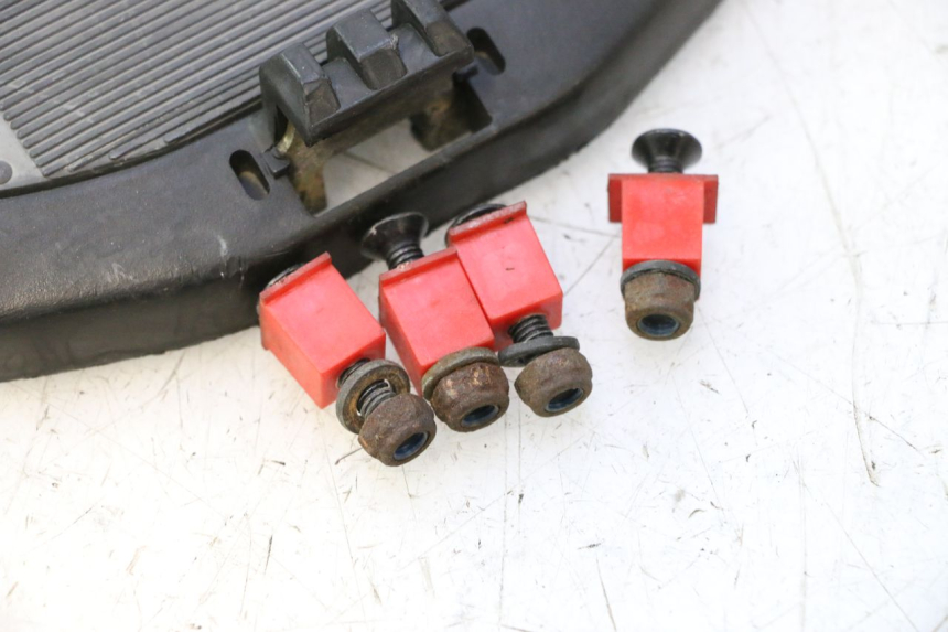 photo de LUGGAGE RACK YAMAHA YP MAJESTY 125 (2002 - 2006) - Surface and material condition