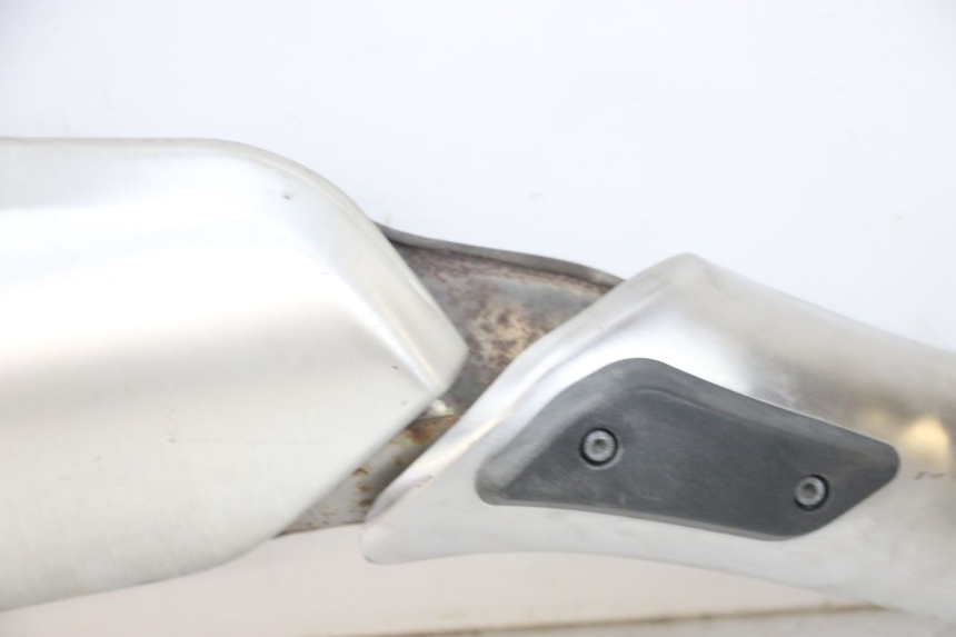 photo de RIGHT EXHAUST PIPE SUZUKI DL V STROM 1000 (2002 - 2007) - High-resolution close-up