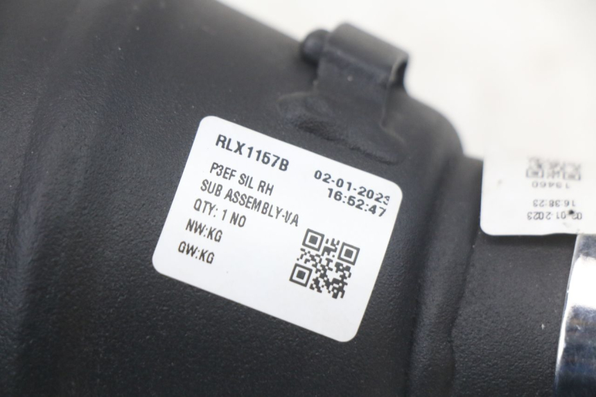 photo de RIGHT EXHAUST ROYAL ENFIELD CONTINENTAL GT 650 (2019 - 2024) - Alternative perspective