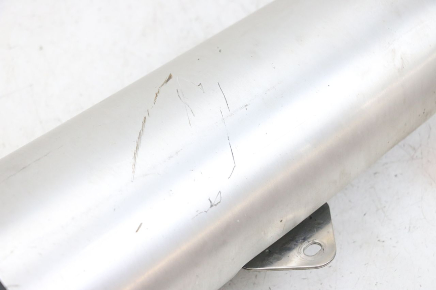photo de LEFT EXHAUST PIPE SUZUKI DL V STROM 1000 (2002 - 2007) - Zoom on usage condition