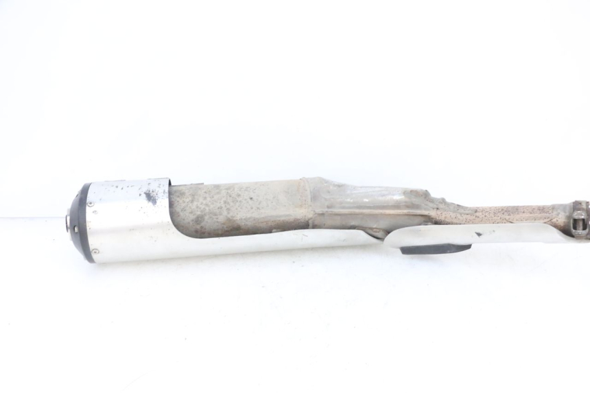 photo de LEFT EXHAUST PIPE SUZUKI DL V STROM 1000 (2002 - 2007) - Technical close-up