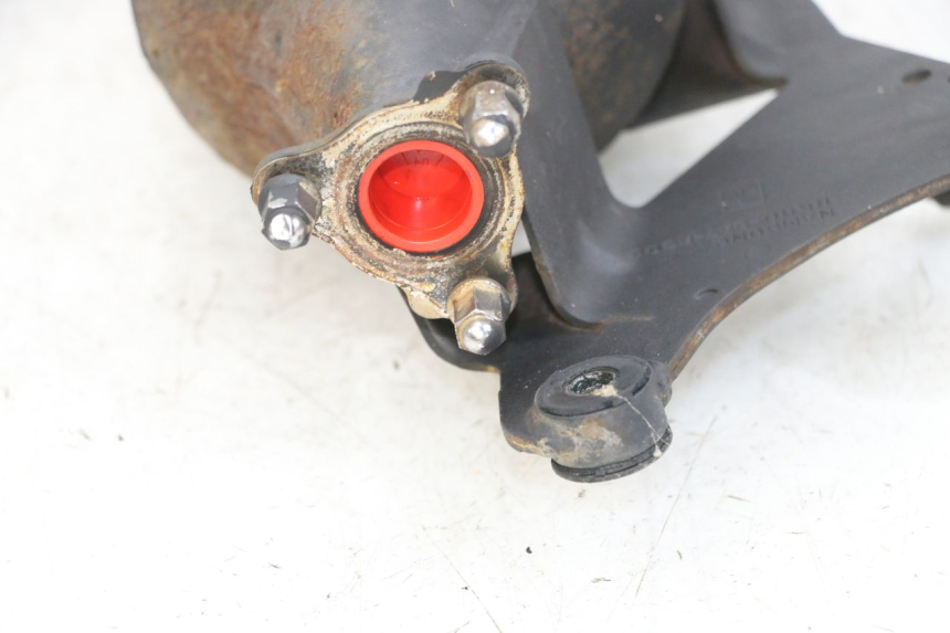 photo de EXHAUST DAELIM S1 125 (2007 - 2016) - Fixing points details