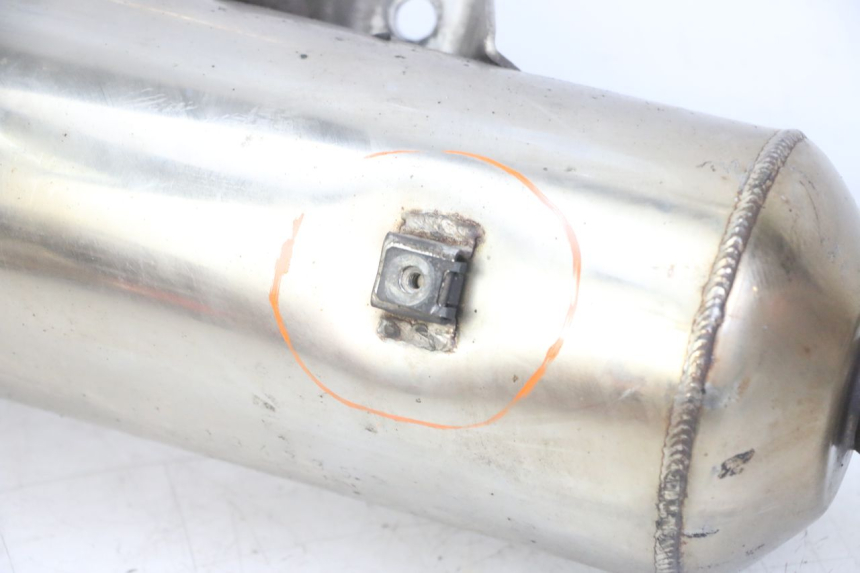 photo de EXHAUST PEUGEOT SATELIS 125 (2013 - 2018) - Focus on structure