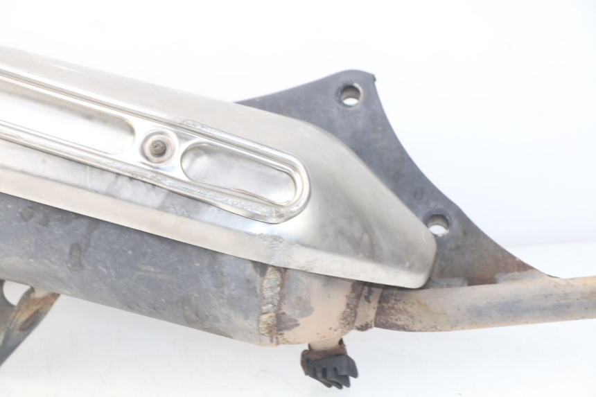 photo de EXHAUST HONDA SES DYLAN 125 (2002 - 2006) - High-resolution close-up