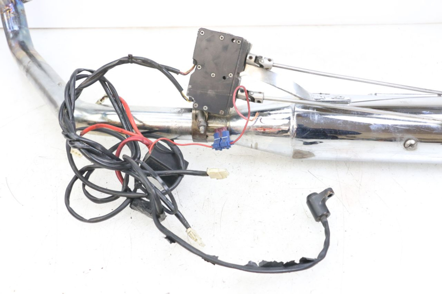 photo de EXHAUST HARLEY DAVIDSON SPORTSTER XL CUSTOM 1200 (2003 - 2004) - Technical close-up