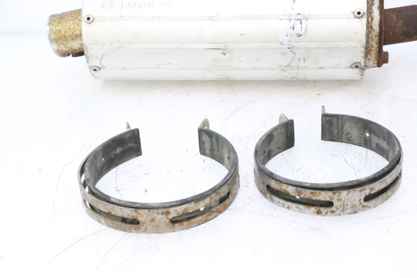 photo de EXHAUST PIPE PEUGEOT V-CLIC VCLIC 50 (2007 - 2013) - High-resolution close-up