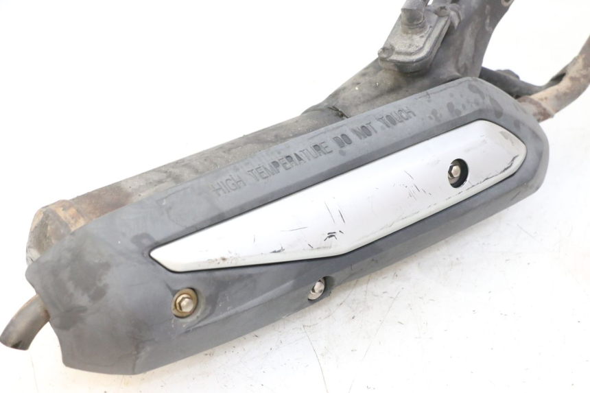 photo de EXHAUST PIPE PEUGEOT VIVACITY NEW 4T 50 (2008 - 2017) - Zoom on usage condition