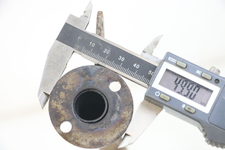 photo de EXHAUST PIPE PEUGEOT XP6 50 (1997 - 2003) - Distinctive features