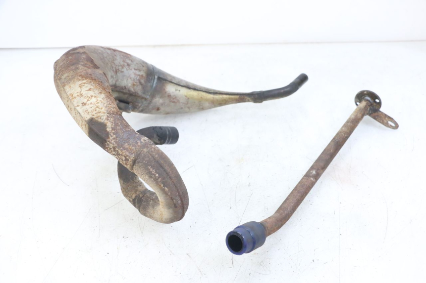 photo de EXHAUST PIPE PEUGEOT XP6 50 (1997 - 2003) - Focus on structure