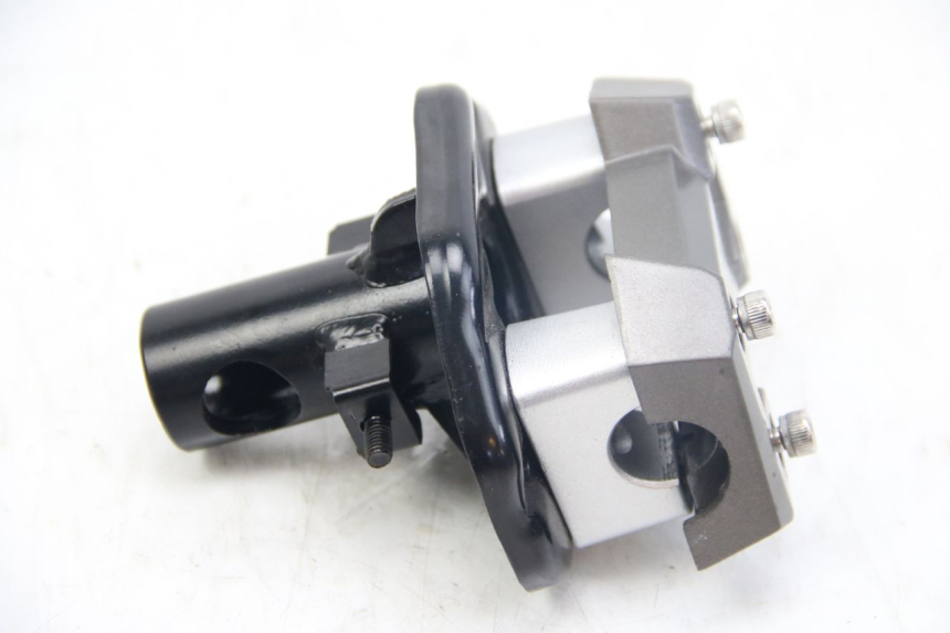 photo de HANDLEBAR RISER SYM JET 4 4T 50 (2018 - 2021) - Zoom on usage condition