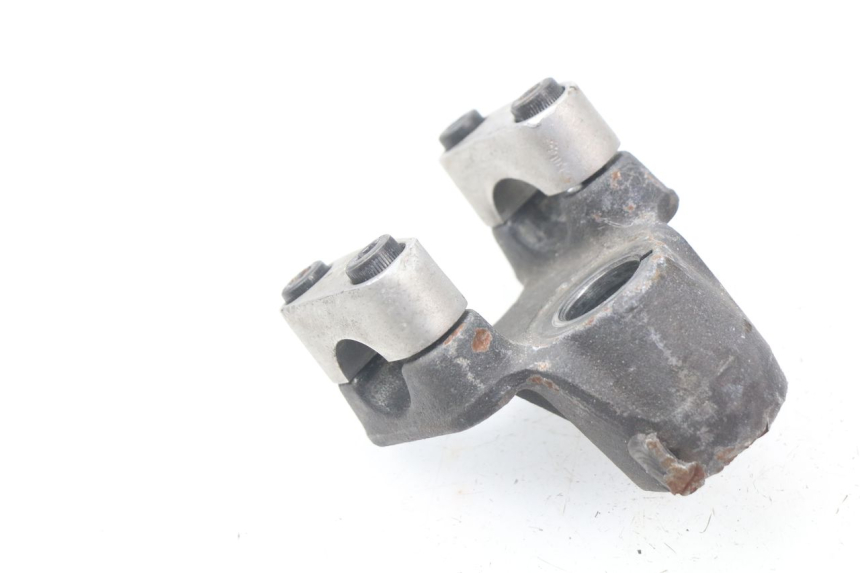 photo de HANDLEBAR STEM YAMAHA XMAX X-MAX 125 (2006 - 2009) - Zoom on usage condition