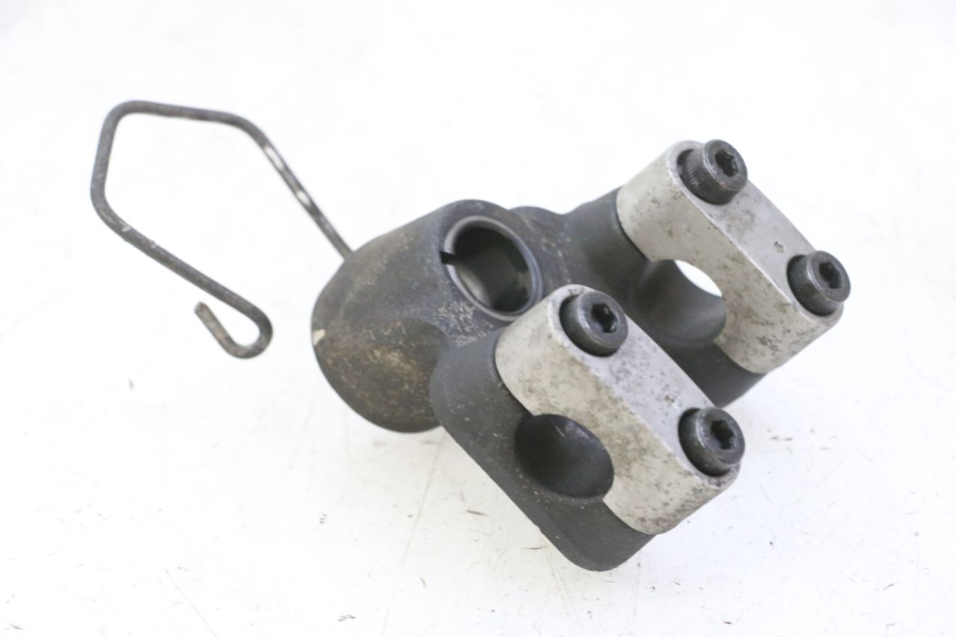 photo de HANDLEBAR RISER YAMAHA X-MAX XMAX 250 (2006 - 2009) - Alternative perspective