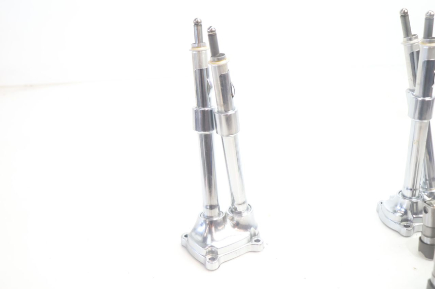 photo de HYDRAULIC LIFTER HARLEY DAVIDSON ROAD GLIDE FLTRXSE 1920 (2018 - 2022) - Additional view of the item