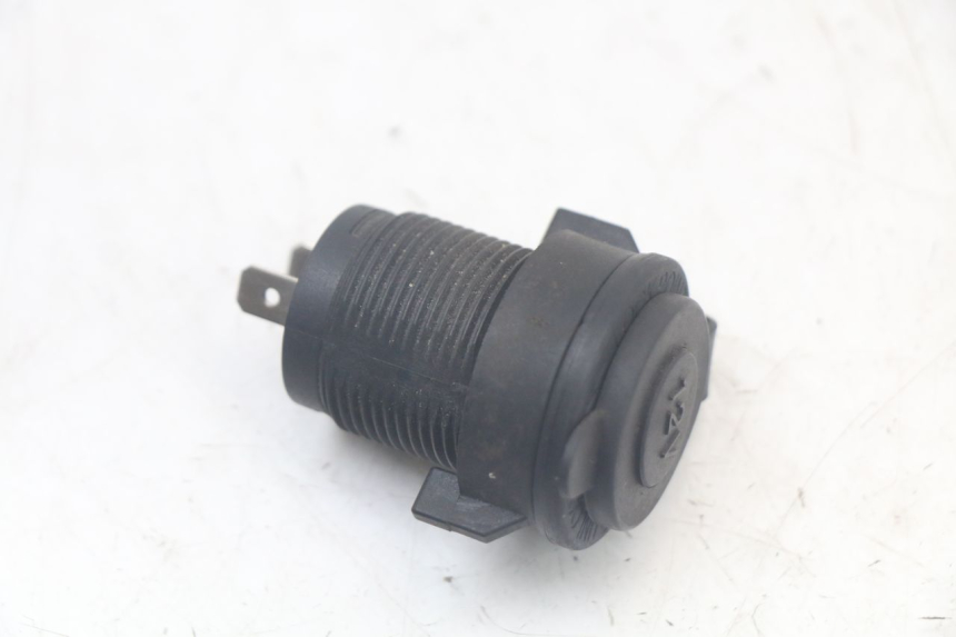 photo de CIGARETTE LIGHTER SOCKET QUADRO 3D S 350 (2013 - 2018) - Zoom on usage condition