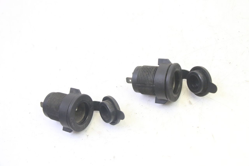 photo de CIGAR LIGHTER SOCKET QUADRO 4 4D 350 (2015 - 2018) - Component detail