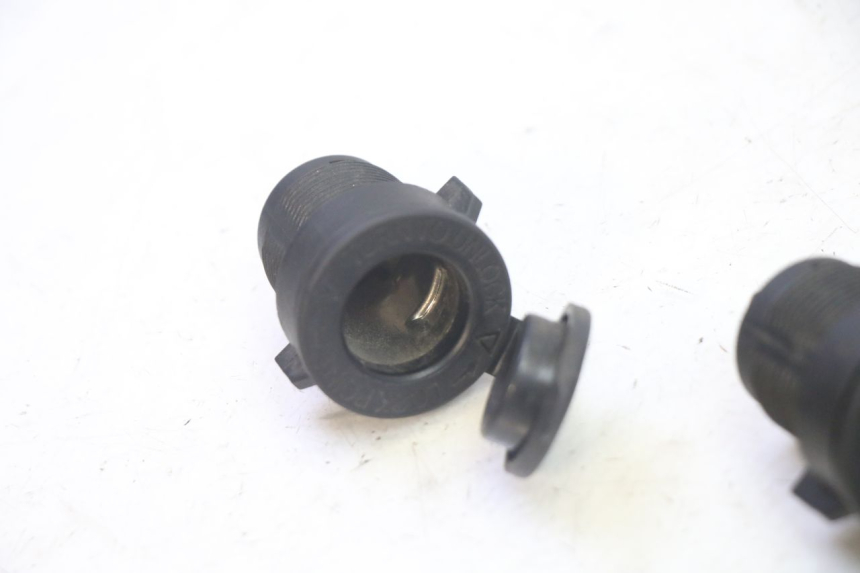photo de CIGAR LIGHTER SOCKET QUADRO 4 4D 350 (2015 - 2018) - Alternative perspective