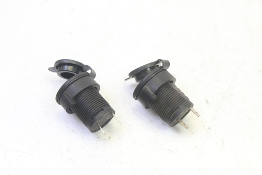 photo de CIGAR LIGHTER SOCKET QUADRO 4 4D 350 (2015 - 2018) - Technical close-up