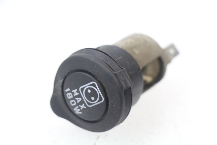 photo de CIGAR LIGHTER SOCKET APRILIA ATLANTIC 125 (2003 - 2009) - Zoom on usage condition