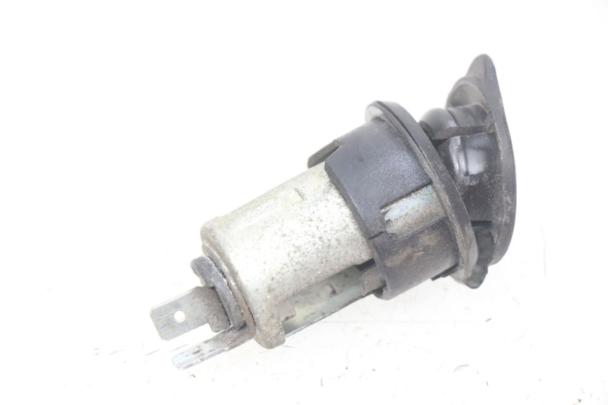 photo de CIGAR LIGHTER SOCKET APRILIA ATLANTIC 125 (2003 - 2009) - Zoom on usage condition