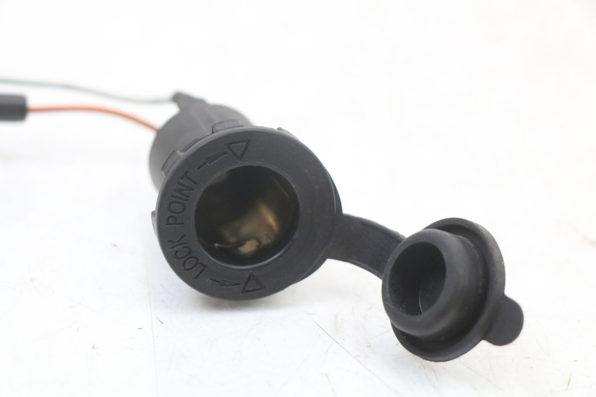 photo de Cigarette lighter socket KYMCO DINK STREET ABS 125 (2011 - 2018) - Alternative perspective