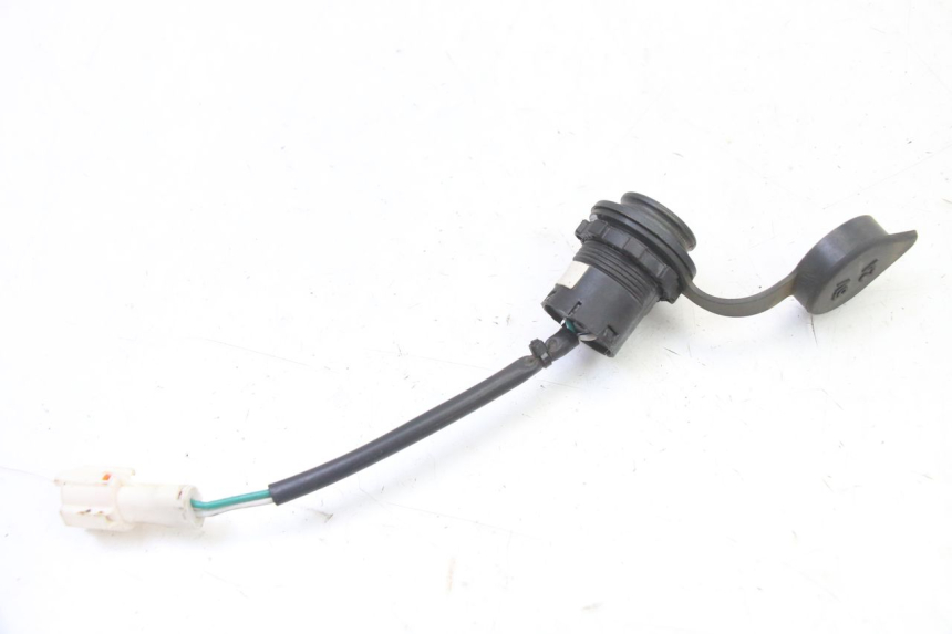 photo de CIGAR LIGHTER SOCKET SYM FIDDLE 3 III 50 (2014 - 2020) - Zoom on usage condition