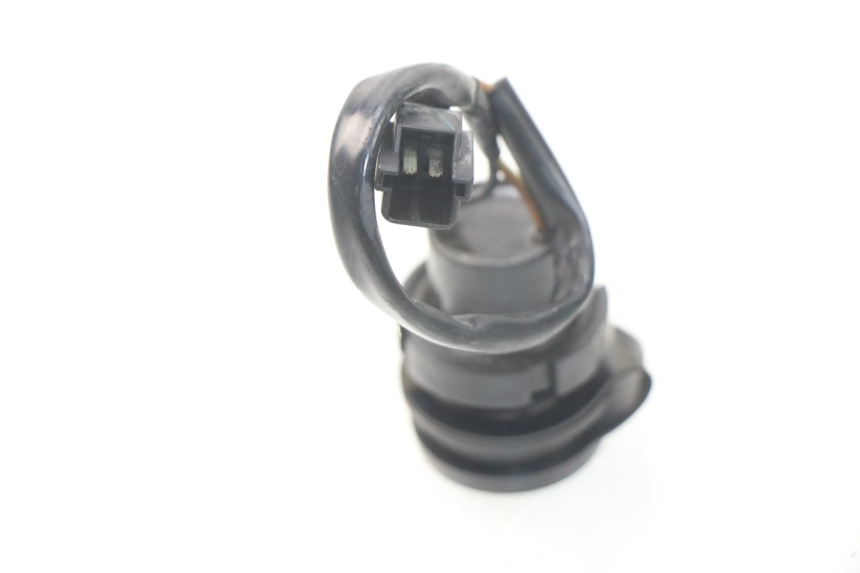 photo de CIGARETTE LIGHTER SOCKET YAMAHA FJR ABS 1300 (2006 - 2012) - Zoom on usage condition