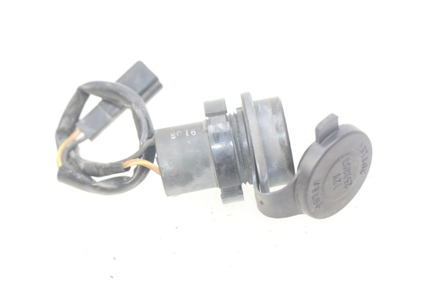 photo de CIGARETTE LIGHTER SOCKET YAMAHA FJR ABS 1300 (2006 - 2012) - Zoom on usage condition