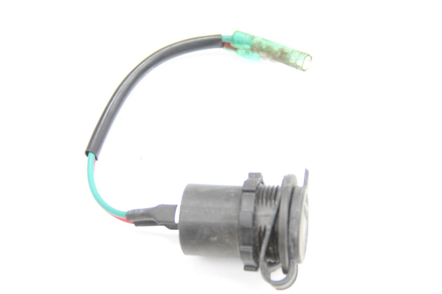 photo de CIGAR LIGHTER SOCKET SYM GTS EFI ABS 125 (2012 - 2016) - Zoom on usage condition